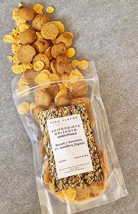 Χειροποίητες μπουκιές μπισκοτοδημητριακά με βρώμη και κομμάτια σοκολάτας μαζί με νυφάδες καλαμποκιού χωρίς προσθήκη ζάχαρης vegan - Συσκευασία 220gr